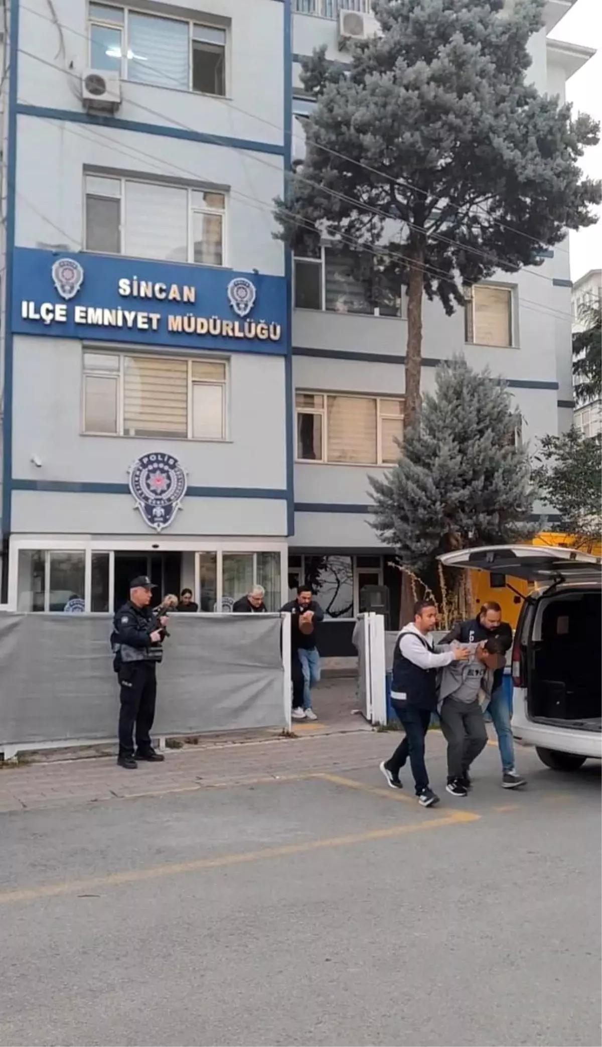 Sincan’da 3 Azılı Firari Yakalandı
